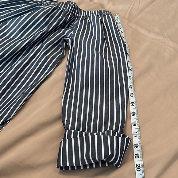 Active USA sz M grey & white stripped cuffed sleeve on off shoulder blouse EUC - Picture 10 of 12
